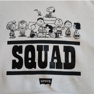 Levi's Sweatshirt Size Medium  Peanuts